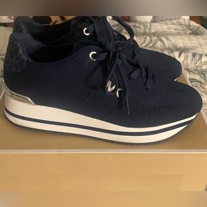 Michael Kors Monique Knit Trainer Sneakers Navy Size 8.5